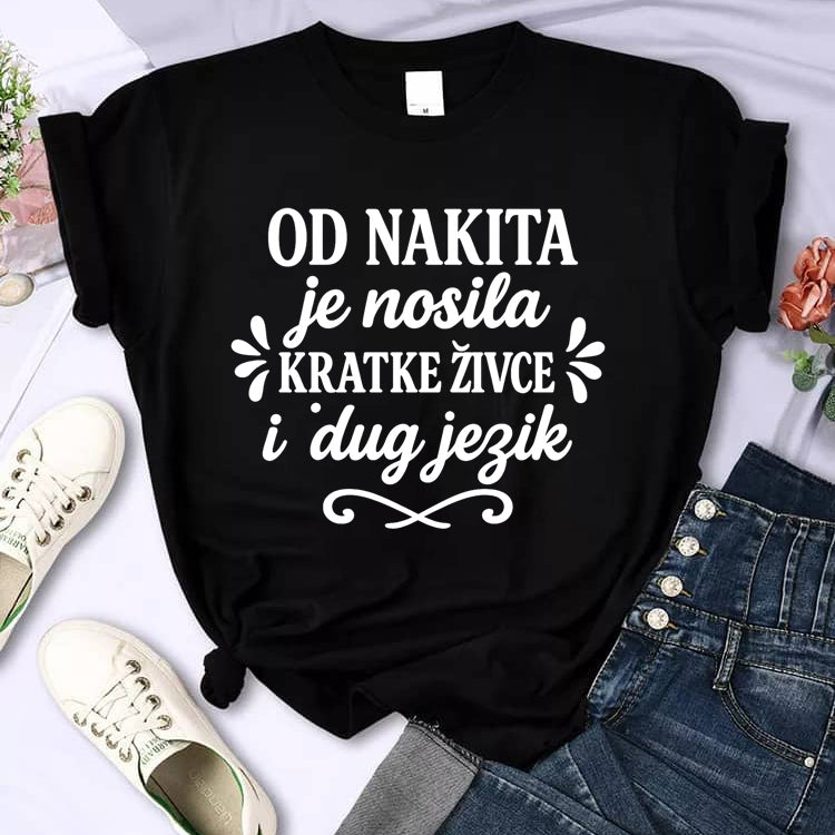 Majica Od nakita je nosila kratke živce i dug jezik