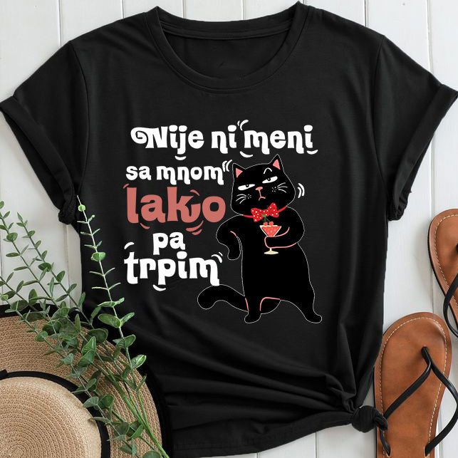 Majica nije ni meni lako sa mnom pa trpim